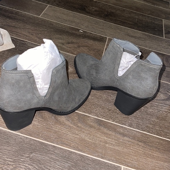 Ms Kaylee - Picture 1 of 3